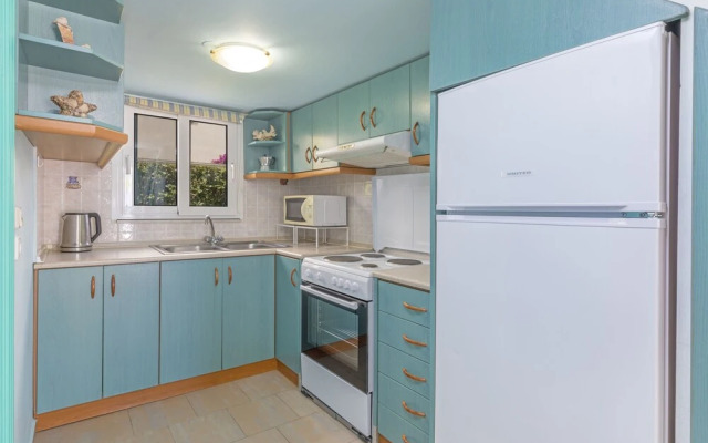 Haraki Mare Studios & Apartments