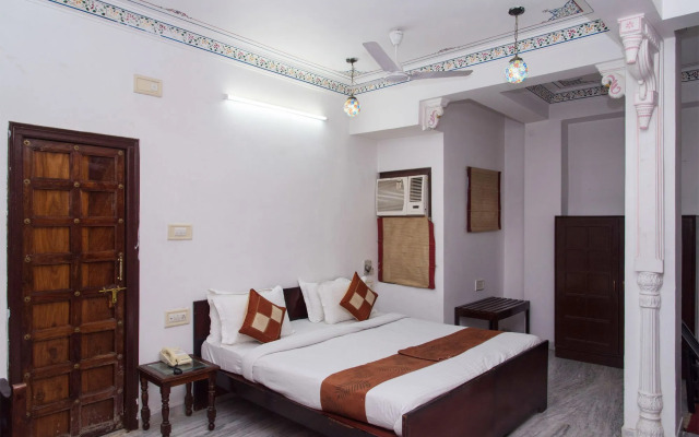 OYO 10319 Hotel Pichola Haveli
