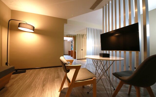Ibis Suining Hotel