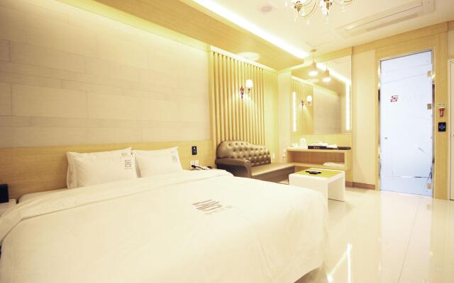Dom Hotel