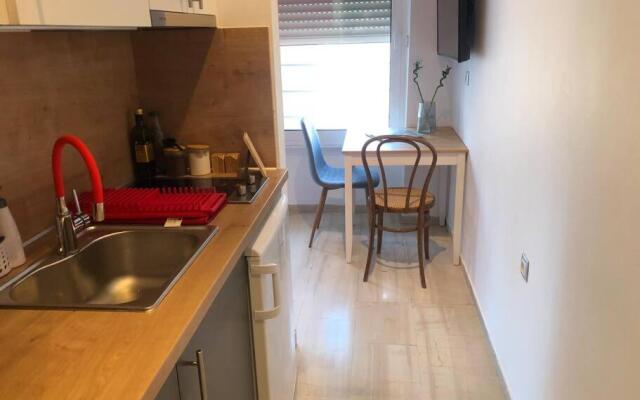 Royal Red suite No2 PIRAEUS PORT