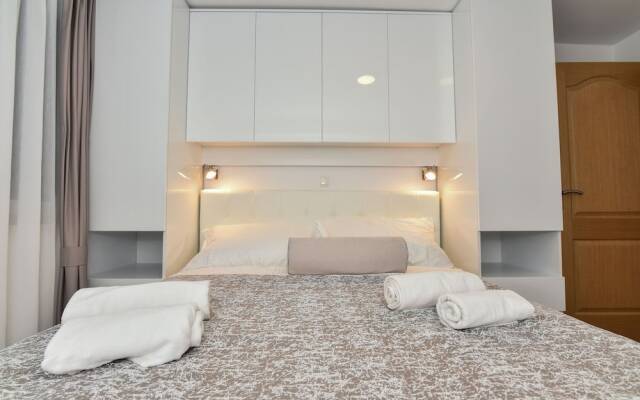 House Luxury Stone Villa Vir