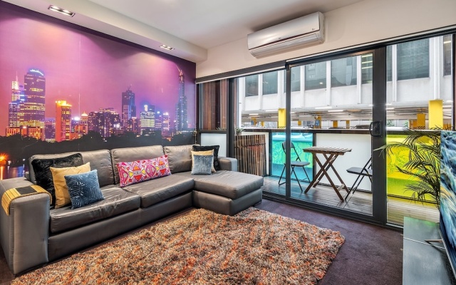 Sleek & Central 2-bed Apartment in Melbourne – Guest Rooms – Melbourne