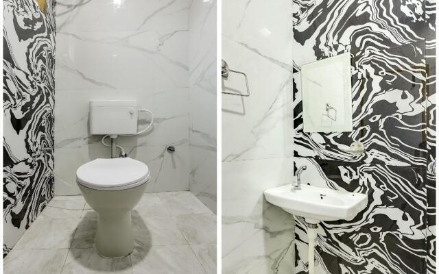 OYO 77970 Hotel Sangam