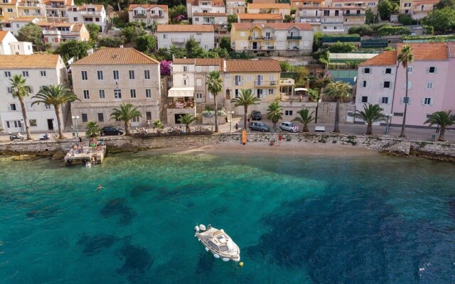 Nice Home in Prigradica With Wifi and 1 Bedrooms