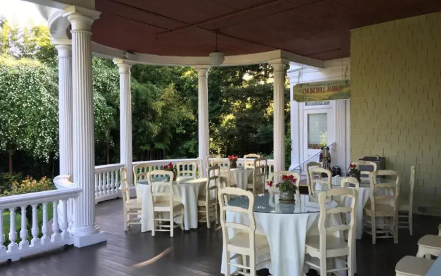 Churchill Manor B&B