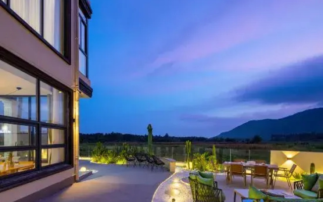 Twin Homestay (Wanning Shimeiwan Tourism Highway)