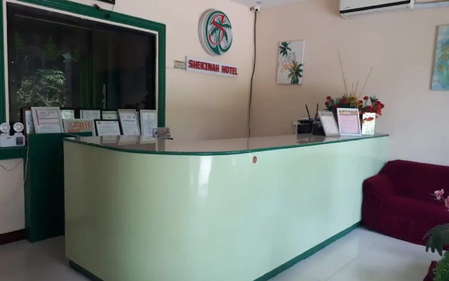 Oyo 617 Shekinah Hotel