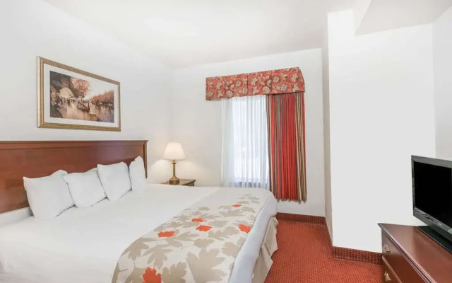 Clarion Pointe Charleston - West Ashley