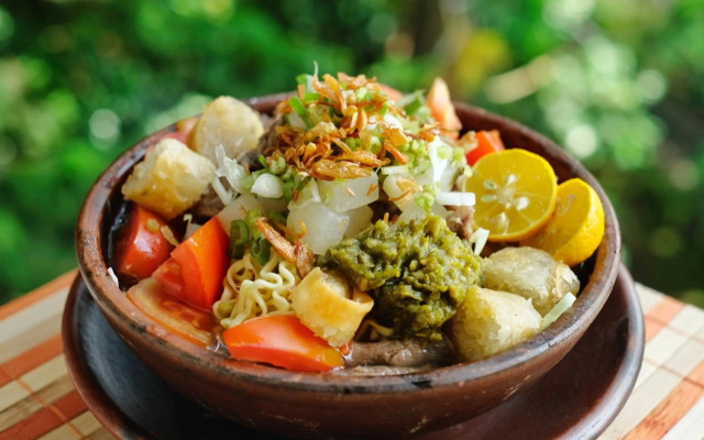 The Grand Hill Bistro Cafe & Resort Hotel