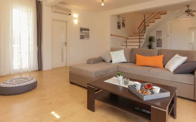 Alluring Villa in Marina With Swimming Pool