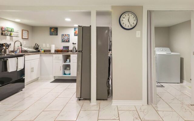 Wonderful Getaway Houston 2BR w/Balcony Views