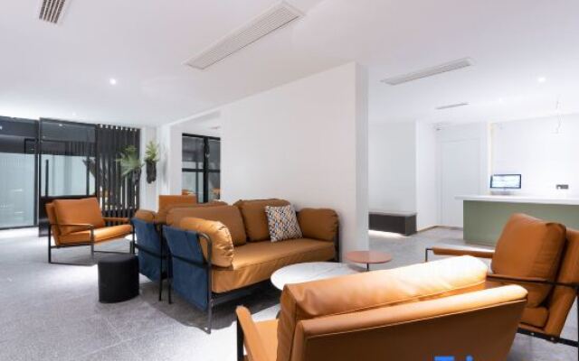 Laizhu Hotel (ChengduTaiKoo Li Chunxi Road)