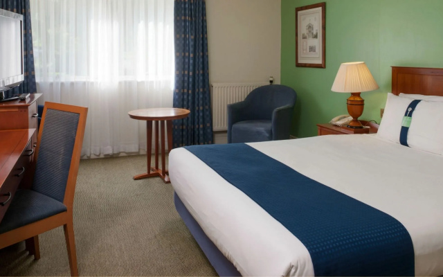 Holiday Inn Swindon by IHG