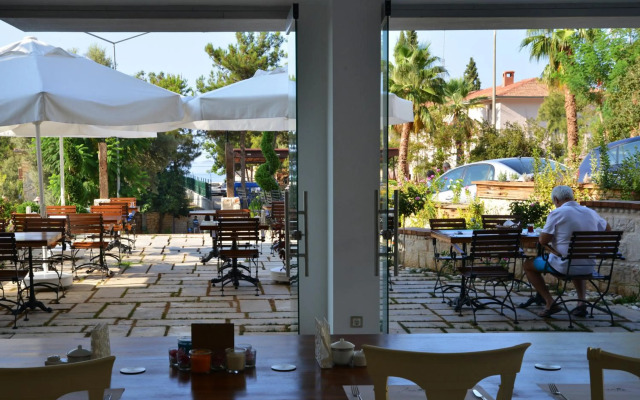 Arnna Hotel