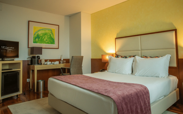 VIP Executive Art's Hotel