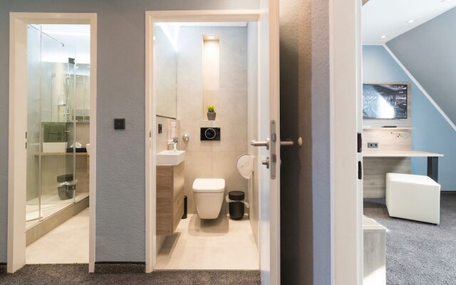 Riverview Apartments by dasPaul