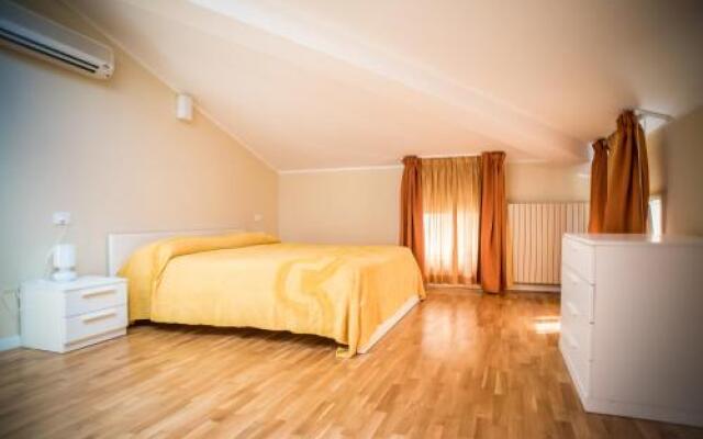Dante Ravenna Apartments