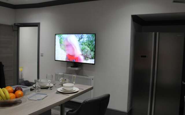 Townhouse @ 282 Walthall Street Crewe