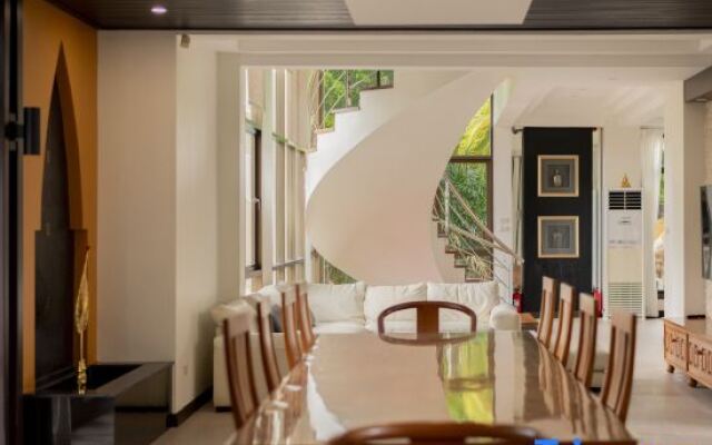 PhuTara 1700 sqm 6-bedroom Luxury Pool Villa