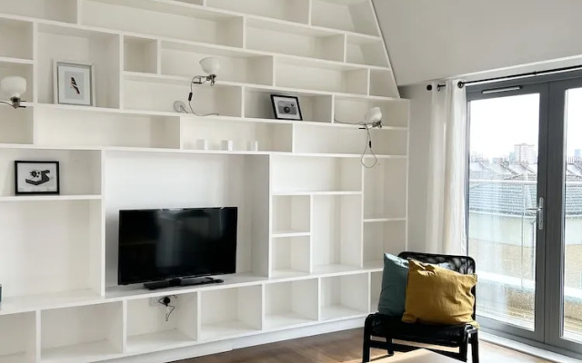 Stay in Style Modern 2 Bed Apartment