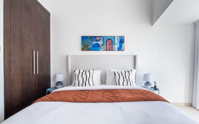 Supreme 2BR Apartment - Cosmopolitan Living in Dubai Marina!