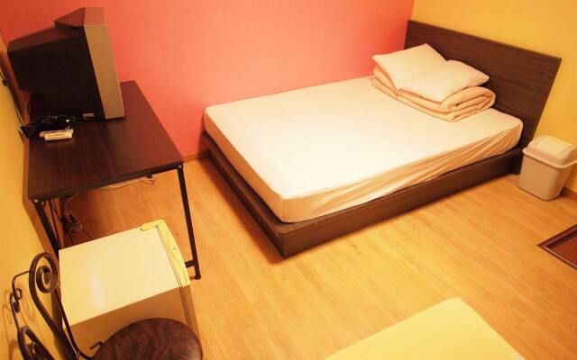Shinchon Hostel