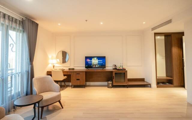 Rex Quang Binh Hotel