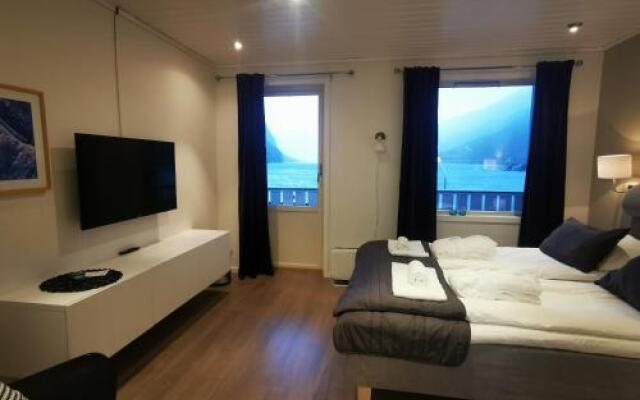 Flam Marina And Apartments