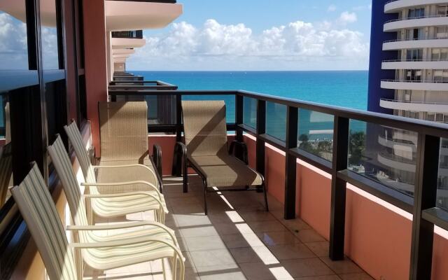 Alexander 1119 2 Bedroom Apts by RedAwning