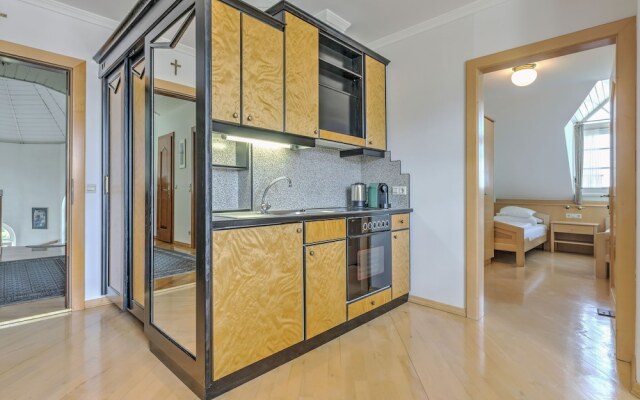 Plush Apartment in St. Kanzian am Klopeinersee with Sauna