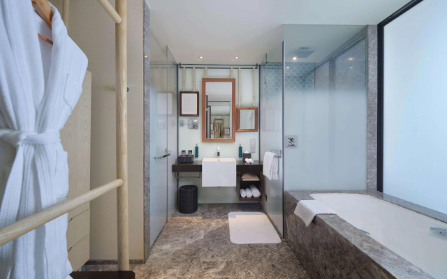 Hilton Dalian Golden Pebble Beach Resort