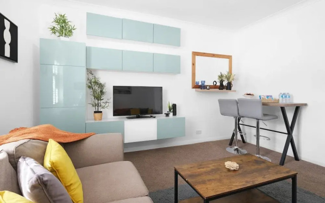 Modern 1 Bedroom Apartment in Gravesend