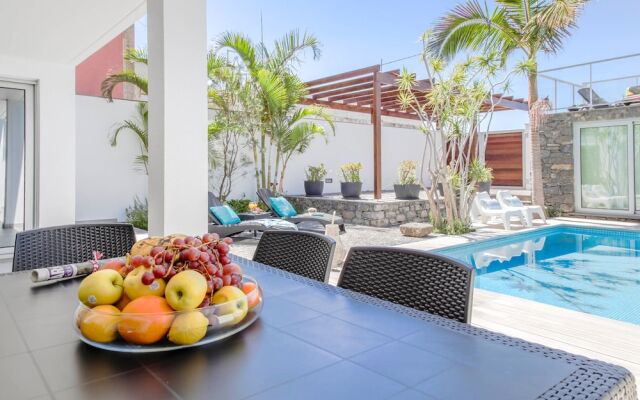 Madeira Beach House by MHM