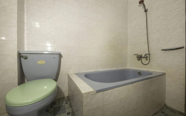 OYO 718 Nu Hoang Hotel