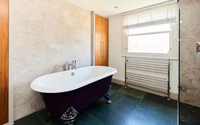 Stylish 3Br Home With Private Patio In Maida Vale