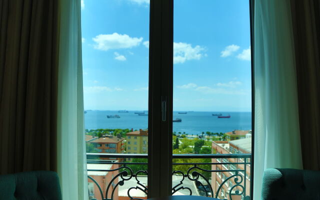 The Grand Mira Hotel