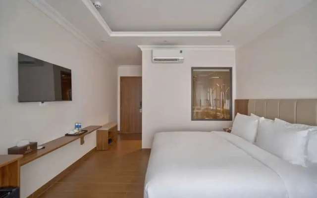 Lyns Hotel – Guest Rooms – Nhon Trach