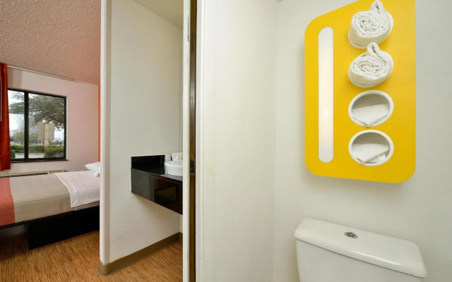 Motel 6 Plano, TX - West - Frisco