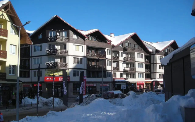 Persey Iglika Apartments
