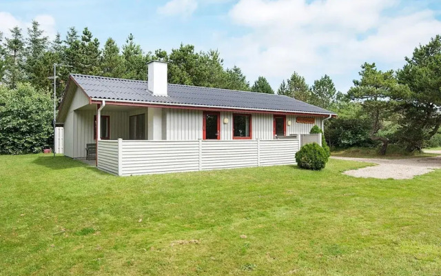 6 Person Holiday Home in Blavand