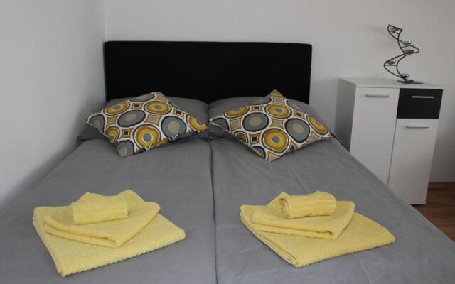 ZV-Scholtz Burghausen, Mozartstr.15 AP-52