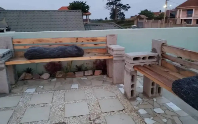 5-bed Lakeview Villa With Roofterrace and Kidspond