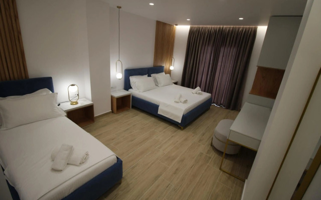 Julia Hotel