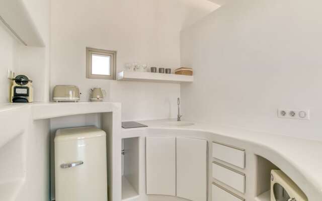 Lil Paros Luxury suites