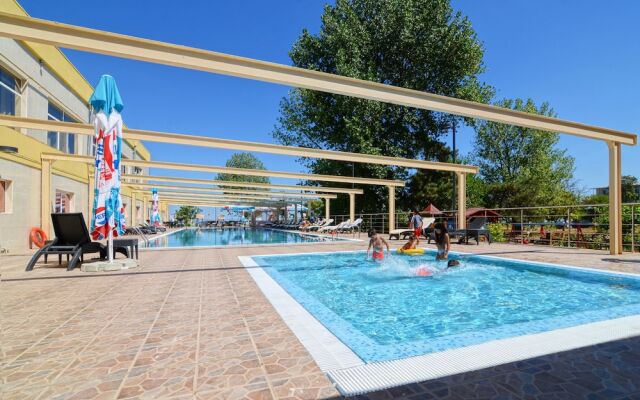 Queen Vera Hotel