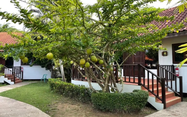 Sailom Resort Bangsaphan