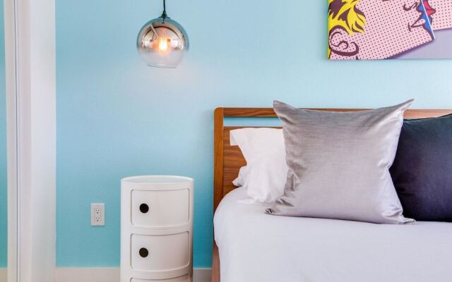 Bubble Gum Modern Holiday home 3