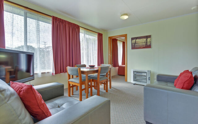 Sharonlee Strahan Villas