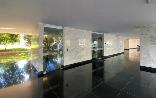 Apto com boa Localiza o Garagem e Ar-condicionado